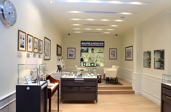 名士手表表蒙有划痕如何处理